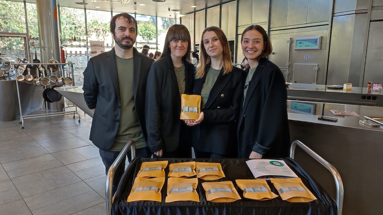 Fotografía de: Oatspresso, el producto elaborado por estudiantes del CETT, ha obtenido el segundo premio en Ecotrophelia España. | CETT